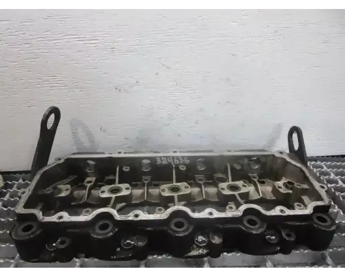 International VT365 Valve Cover