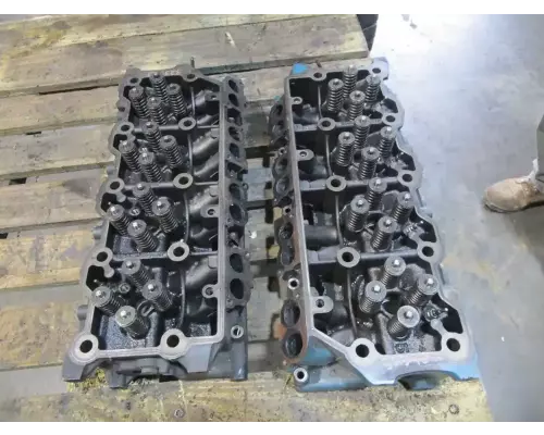 Cylinder Head International VT365 Machinery And Truck Parts