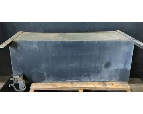 International WorkStar 7400 Tool Box