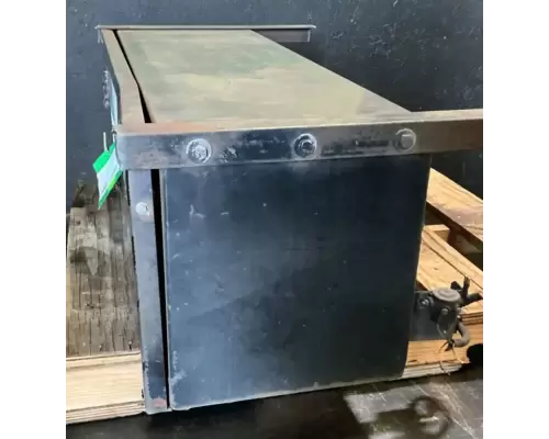 International WorkStar 7400 Tool Box