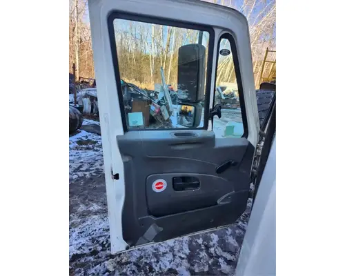 International WorkStar 7600 Cab