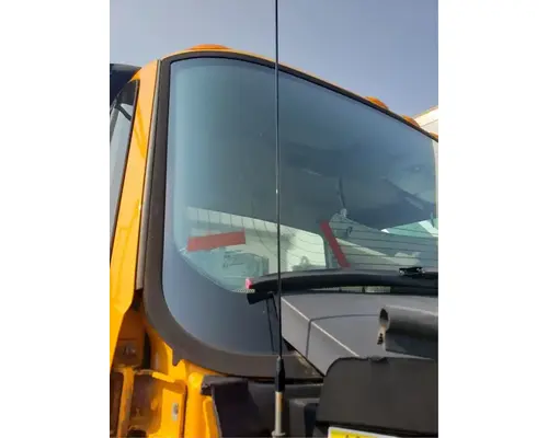 International WorkStar 7600 Windshield Glass