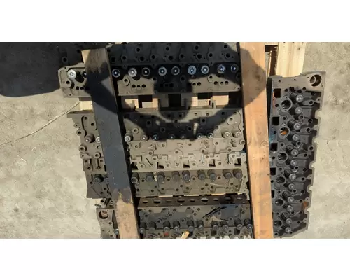 International dt466 Cylinder Head