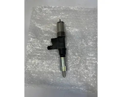 Fuel Injector Isuzu  River City Truck Parts Inc.