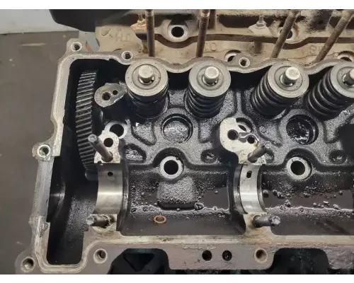 Isuzu 4HE1XS Cylinder Head