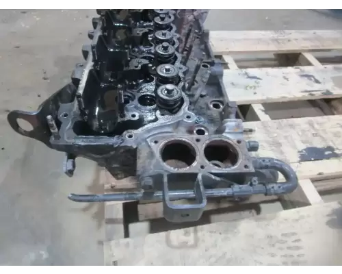 Isuzu 4HE1 Cylinder Head