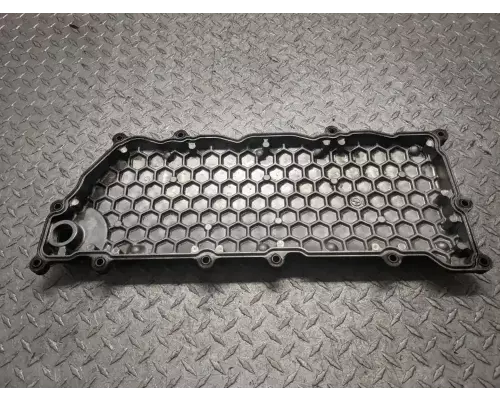 Isuzu 4HK1-TC Valve Cover