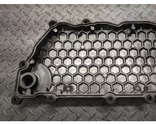 Isuzu 4HK1-TC Valve Cover