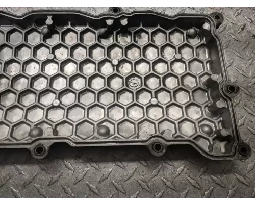 Isuzu 4HK1-TC Valve Cover