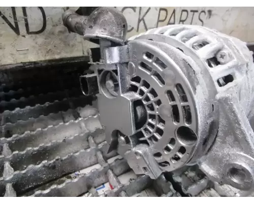 Isuzu 4JJ1 Alternator