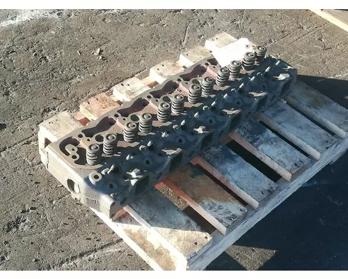 Isuzu 6BD1T Cylinder Head