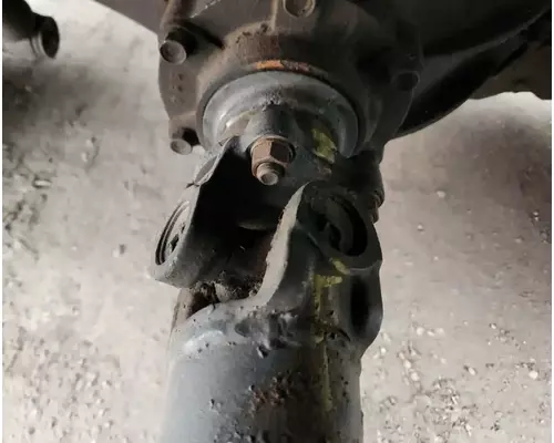 Isuzu 6CP Axle Assembly, Rear