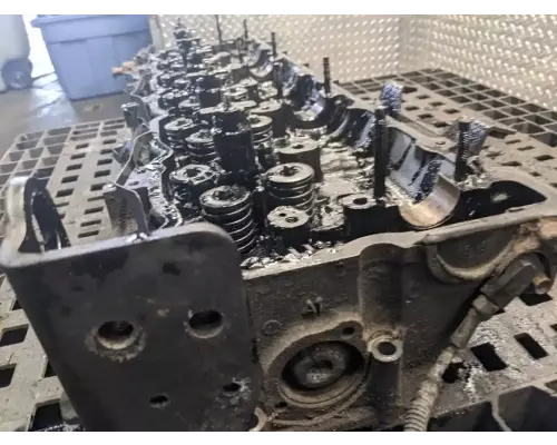 Isuzu C Series Cylinder Head