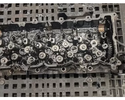 Isuzu C Series Cylinder Head