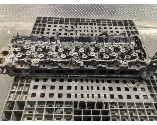 Isuzu C Series Cylinder Head