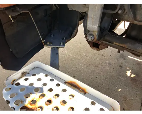 Isuzu FSR Step (Fuel Tank, Fairing