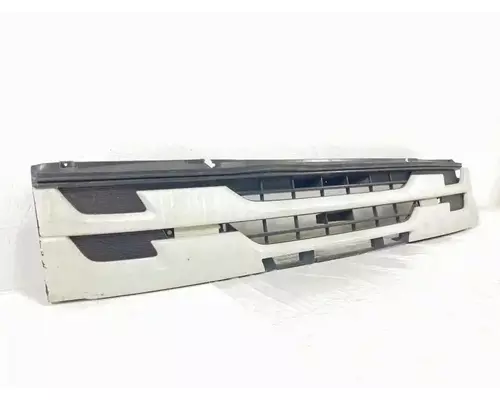Isuzu FTR Grille