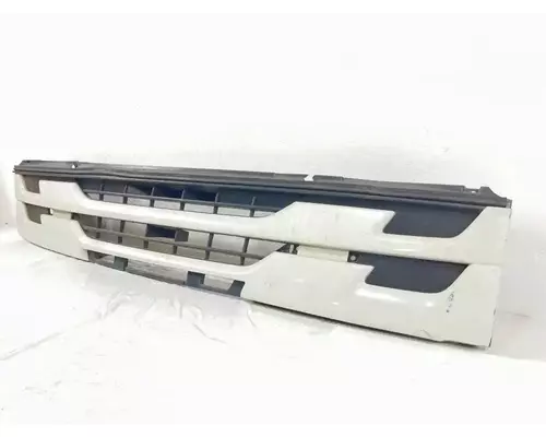 Isuzu FTR Grille