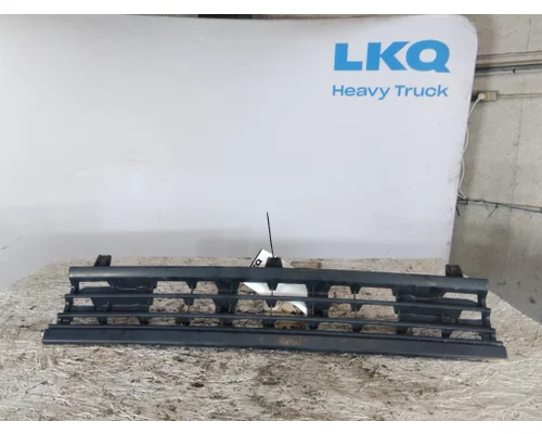 Grille ISUZU FRR LKQ Evans Heavy Truck Parts