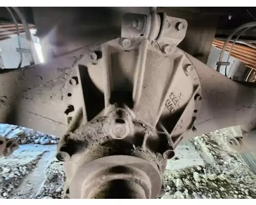 Isuzu G-73 Axle Assembly, Rear