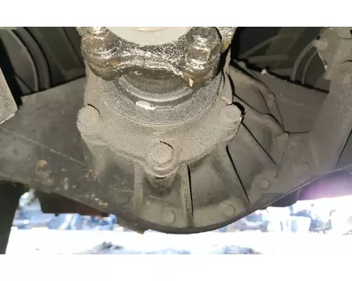 Isuzu G-73 Axle Assembly, Rear