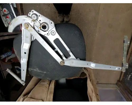 Isuzu NPR HD Door Window Regulator, Front