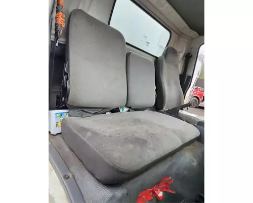 Isuzu NPR HD Seat, Front