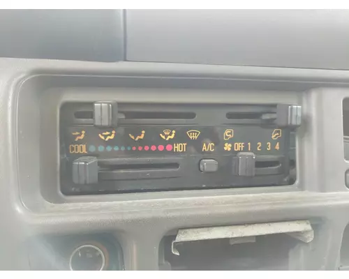 Isuzu NPR-HD Temperature Control