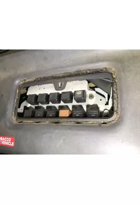 Isuzu NQR Fuse Box