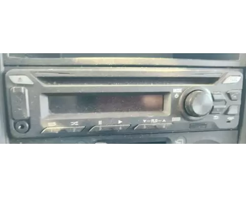 Isuzu NRR Radio