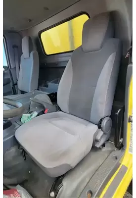Isuzu NRR Seat, Front
