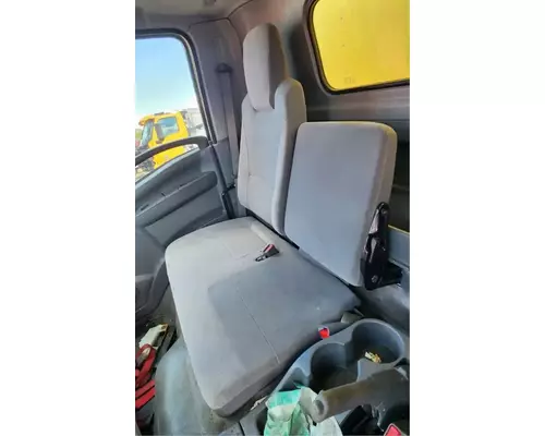 Isuzu NRR Seat, Front