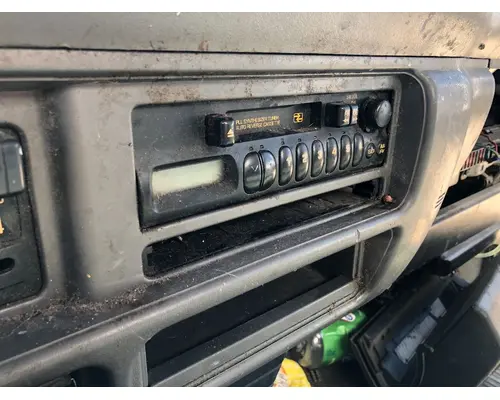 Radio Isuzu NPR Vander Haags Inc Sp