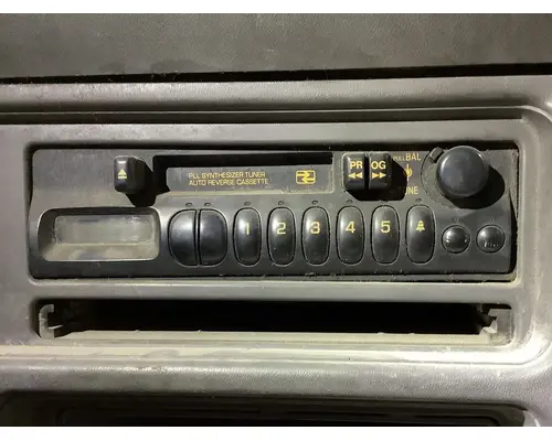 Radio Isuzu NPR Vander Haags Inc Dm