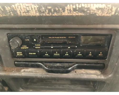Radio Isuzu NPR Vander Haags Inc Cb