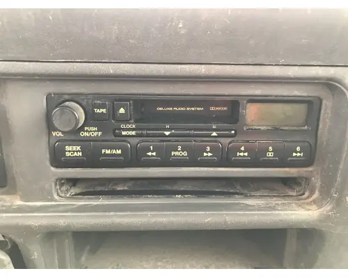 Radio Isuzu NPR Vander Haags Inc Cb