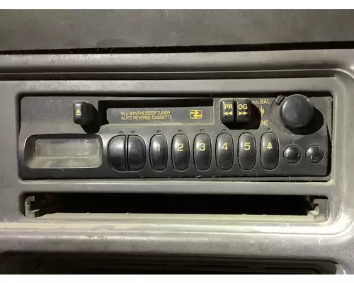Radio Isuzu NPR Vander Haags Inc Dm
