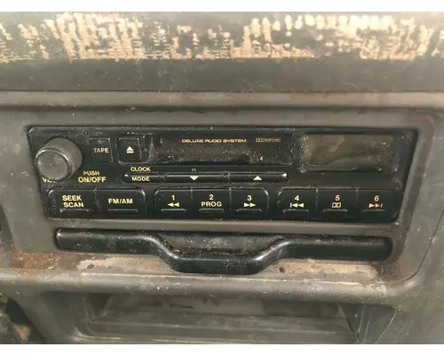 Radio Isuzu NPR Vander Haags Inc Cb