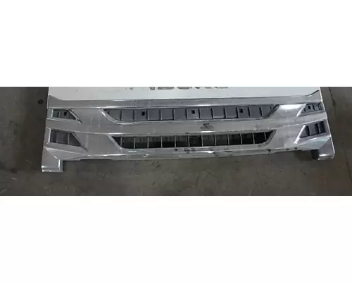 Grille ISUZU NPR Sam's Riverside Truck Parts Inc