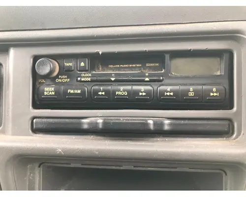 Radio Isuzu NQR Vander Haags Inc Dm