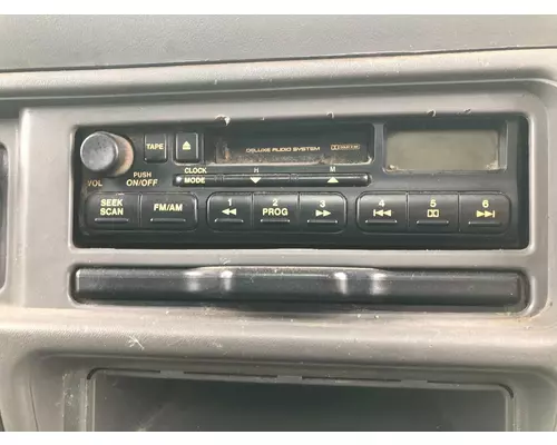 Radio Isuzu NQR Vander Haags Inc Dm