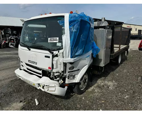 Complete Vehicle ISUZU NQR Dutchers Inc   Heavy Truck Div  Ny