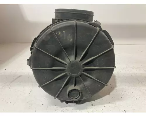 Isuzu REACH Air Cleaner