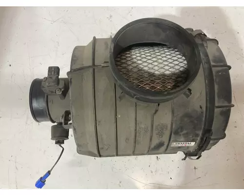 Isuzu REACH Air Cleaner