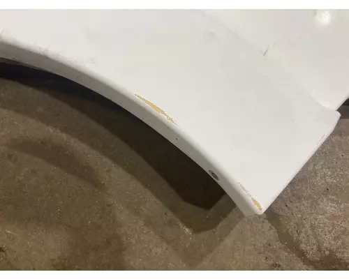 Isuzu REACH Fender