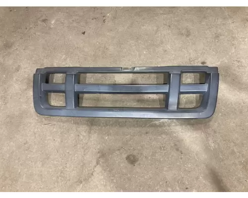 Isuzu REACH Grille