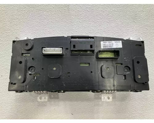 Isuzu REACH Instrument Cluster