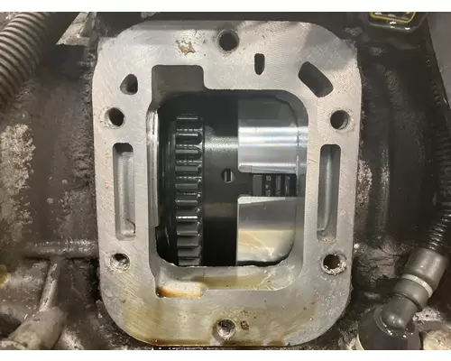 Isuzu RNJ Transmission