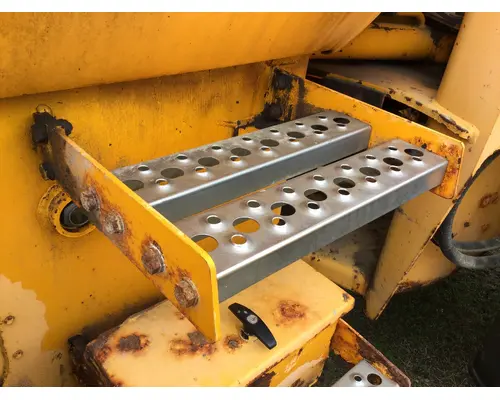 JCB 416B HT Equip Step