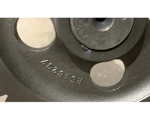 JOHN DEERE  Camshaft